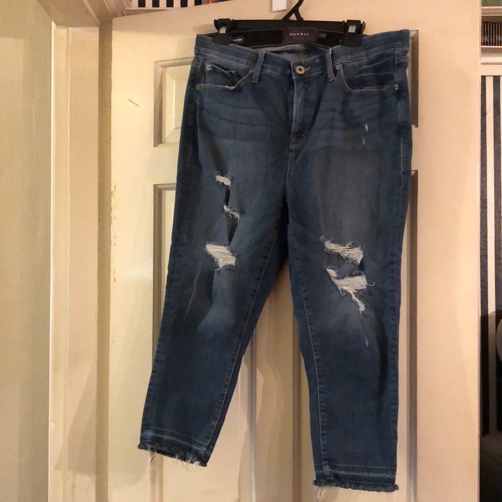 Torrid Sky High Skinny Crop 16